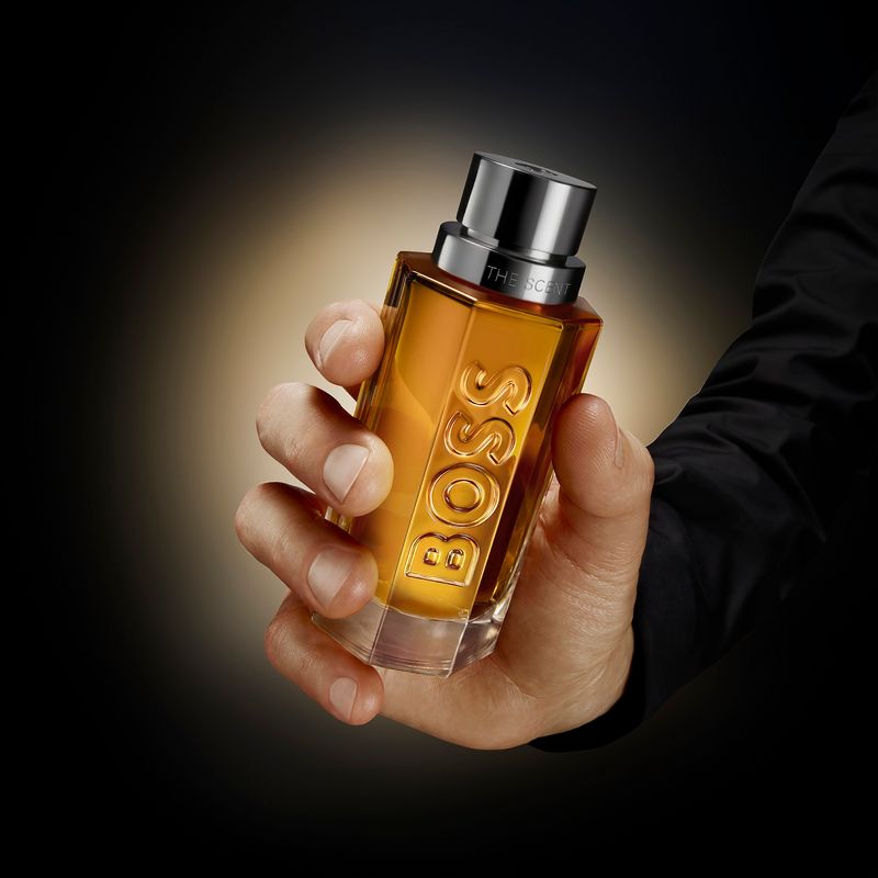 2-hombre--HBO_SCENT_M_25_Digital_CPS_Beauty_Shot_EDT_100ml_A_2500x2500.jpg