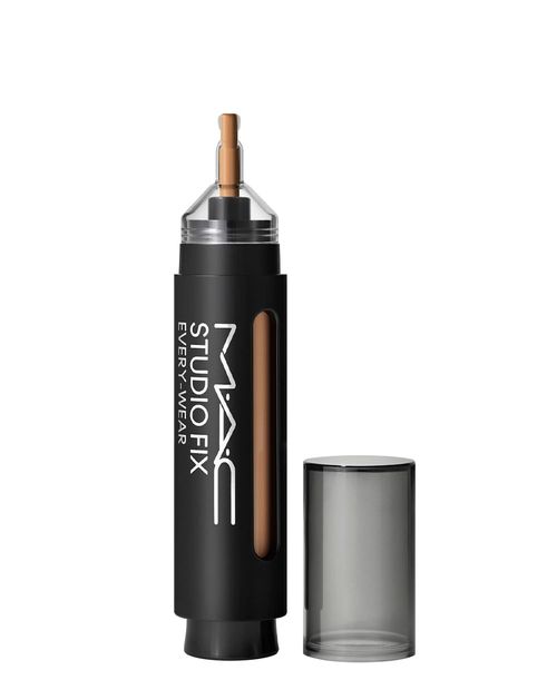 Corrector y Base Studio Fix Every Wear All-Over Pen